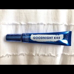 Victoria’s Secret “goodnight kiss” overnight lip mask